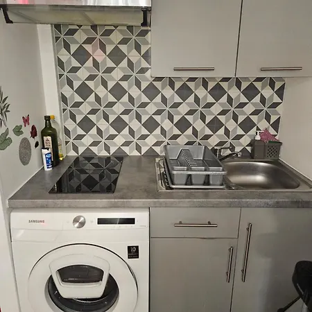 Apartment Centre *
